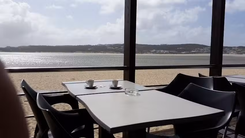 Cais da Praia . Beach Restaurant &ndash; Cocktail Bar . Foz do Arelho