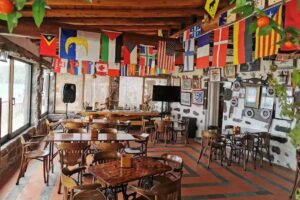 Camelot &ndash; Beach Front Bar & Lounge