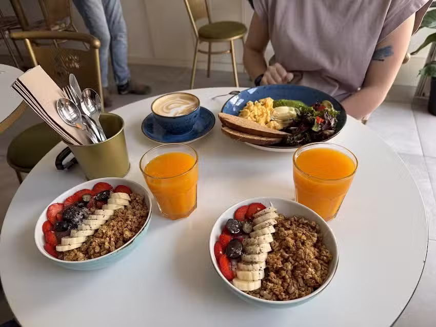 Canvas Speciality Coffee & Brunch