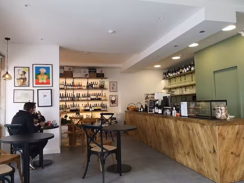 Caruma, vinho e petisco