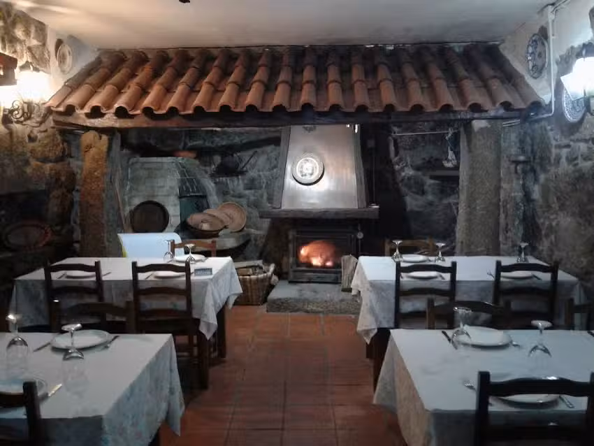 Casa De Pasto De Pouve, Limitada