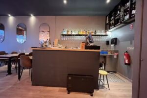 Casta Wine Bar & Restaurant