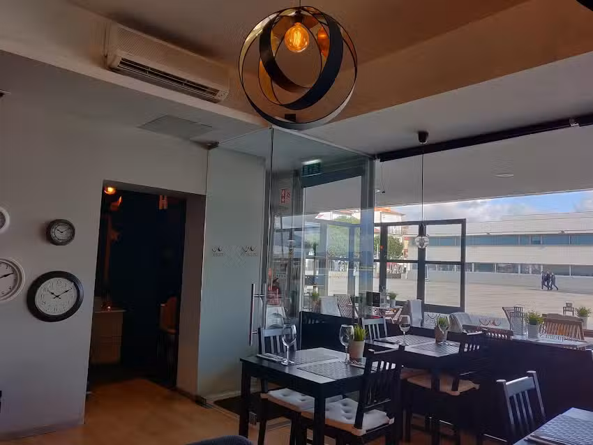 Cerqueira&rsquo;s Lounge & Restaurant