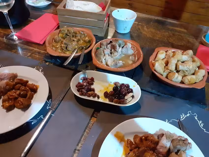 Chal&eacute; Tapas Bar