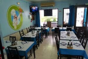 Churrasqueira Serradinho, loja de comida para levar/take away, em Loul&eacute;