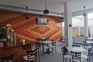 Cool Café Friends Food & Drinks