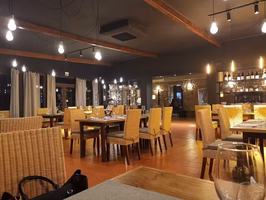 Covilh&atilde; Country Club &ndash; DAbeira Country & Lounge Restaurant