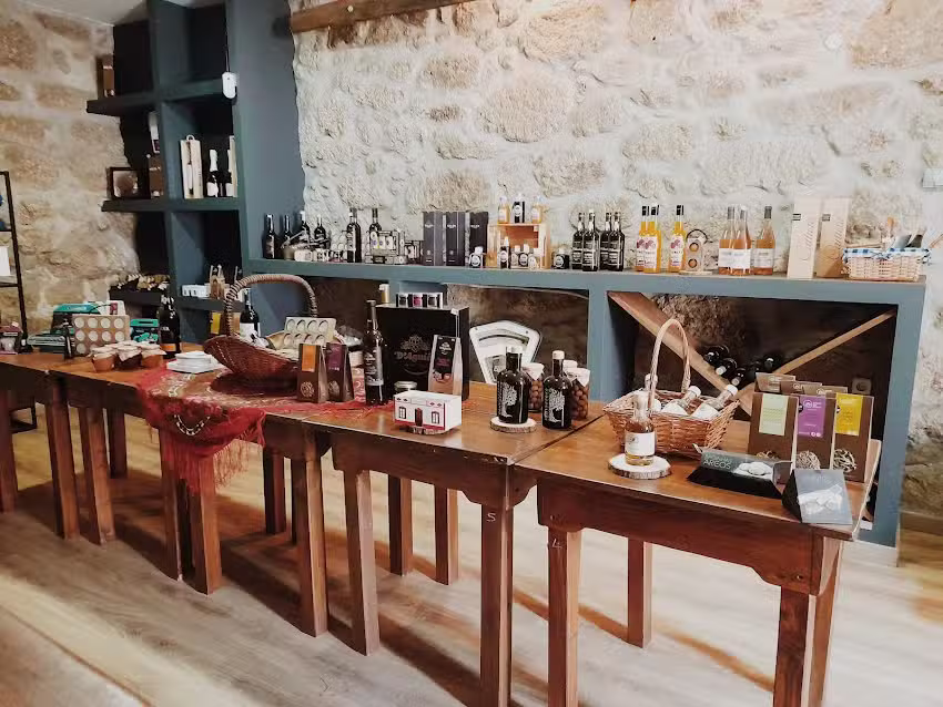 Cr&oacute;nicas da Vila Mercearia Gourmet e Petisqueira