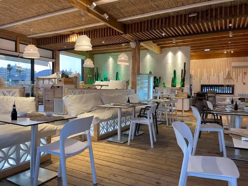 Cu&iacute;ca Bistr&ocirc; Beach Bar