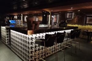 D’Avenida – Fine Dining & Clubbing