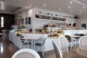 Do&ccedil;aria Almeixar, Bistr&ocirc;