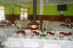 Domin&oacute;. Caf&eacute;. Restaurante.