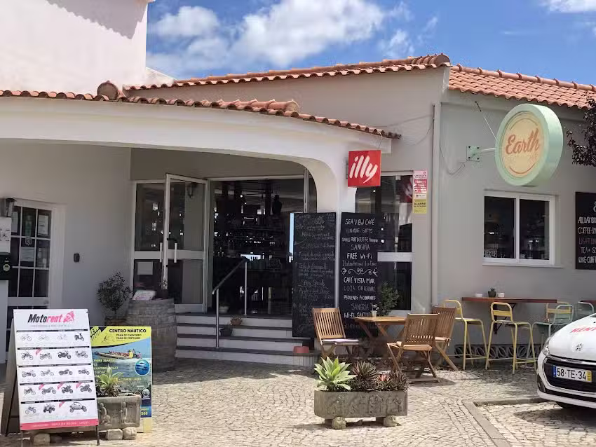 Earth Shop & Caf&eacute;