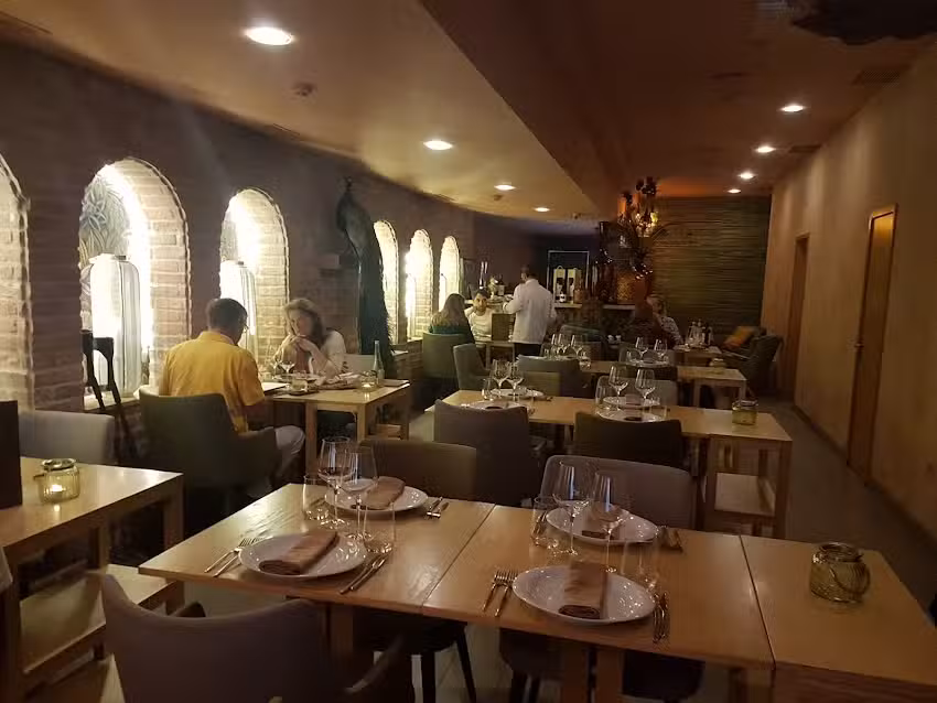 &eacute;LeB&ecirc; Entreparedes