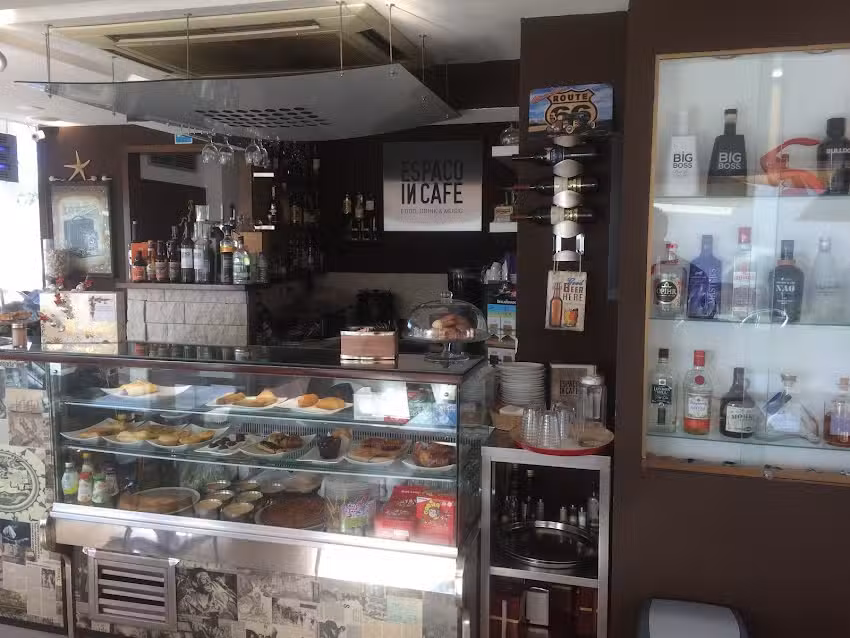 Espa&ccedil;o in Caf&eacute;