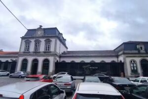 Esta&ccedil;&atilde;o Valen&ccedil;a