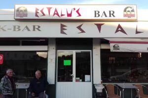 Estalu&rsquo;s Bar