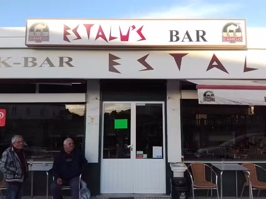 Estalu&rsquo;s Bar