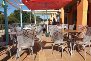 Farm Village &ndash; Into The Wild: Smash Burguer & Cocktails