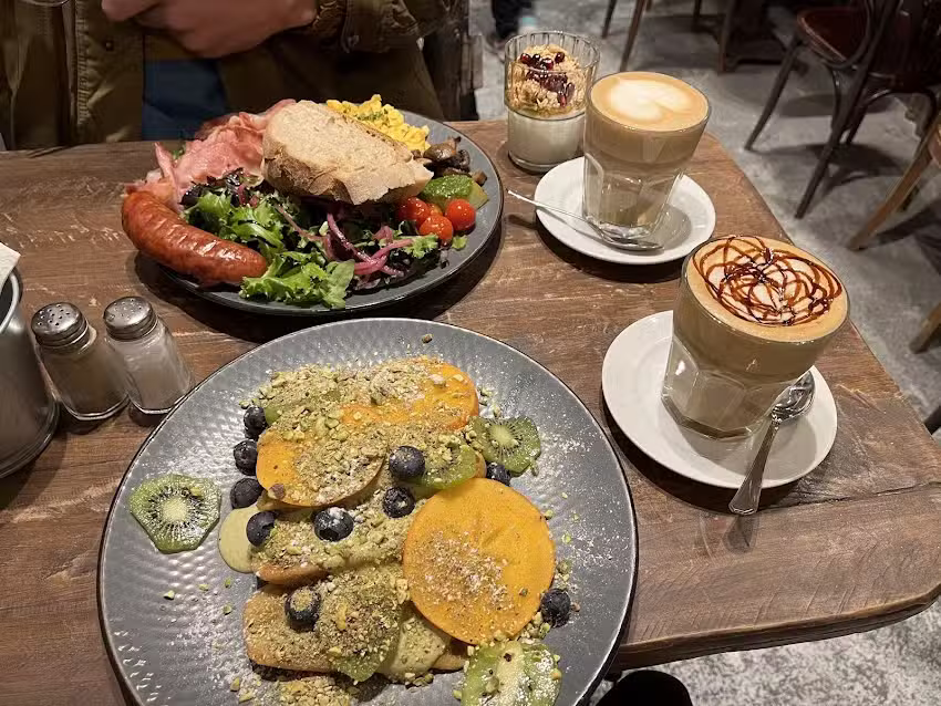 Floresta cafe by Hungry biker