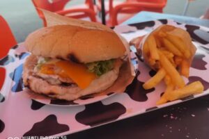 Food & Friends &ndash; BLACK TRUCK