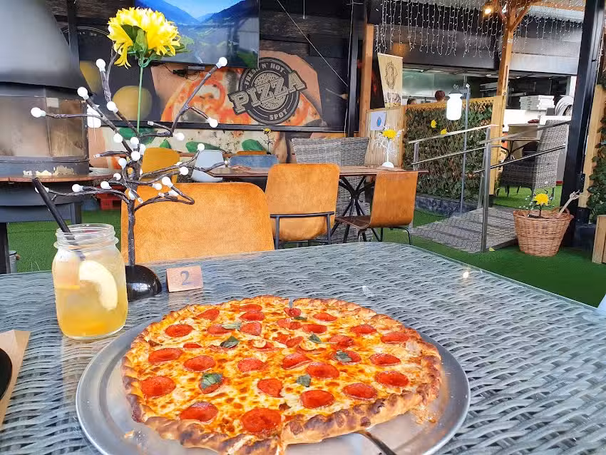 Fresh N Hot Pizza Spot 2