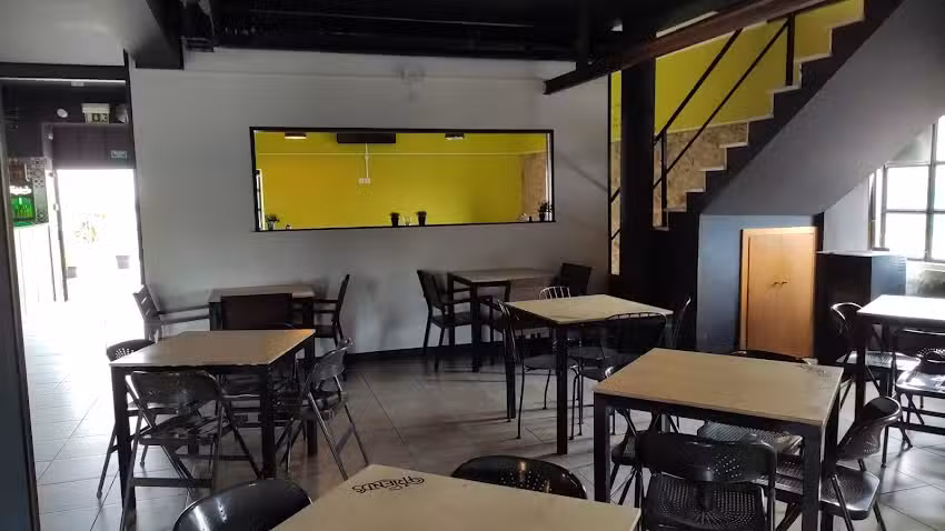 Friends Bar &ndash; Carapinheira
