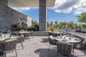 Frondoso Restaurant and Bar