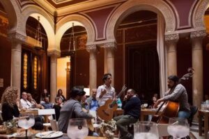 Gin Lovers Bar & Restaurant