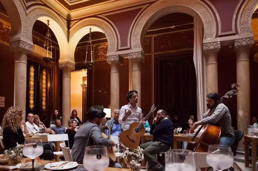 Gin Lovers Bar & Restaurant