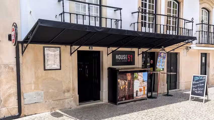 House 51 Food and Drinks