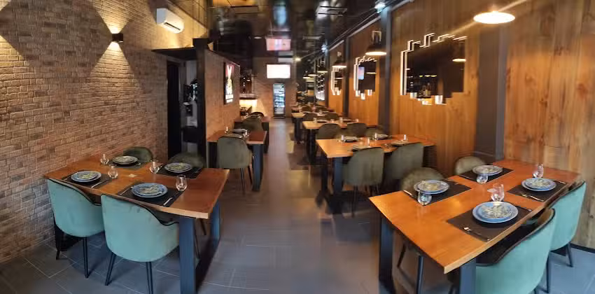 &Iacute;ntimista Steakhouse