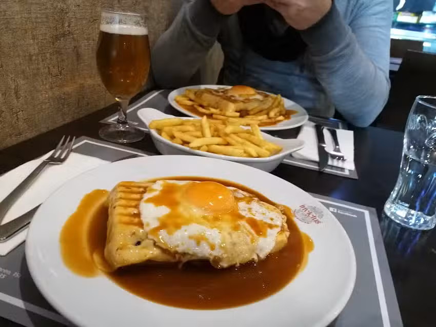 Invictus Caf&eacute; &ndash; Francesinhas