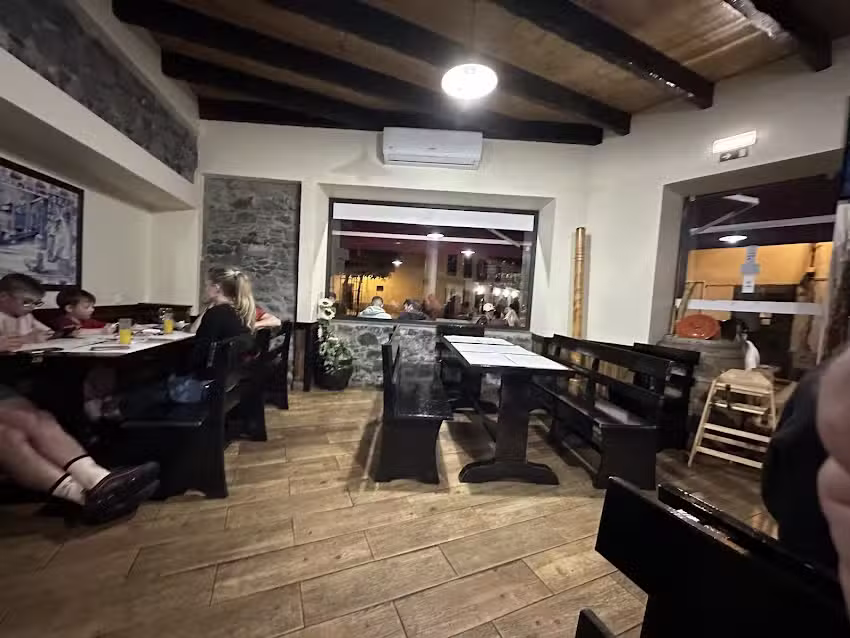 Irm&atilde;os Quintal, Lda.