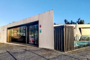 JE T&rsquo;AIME PAS &ndash; BEACH CLUB (pop up)