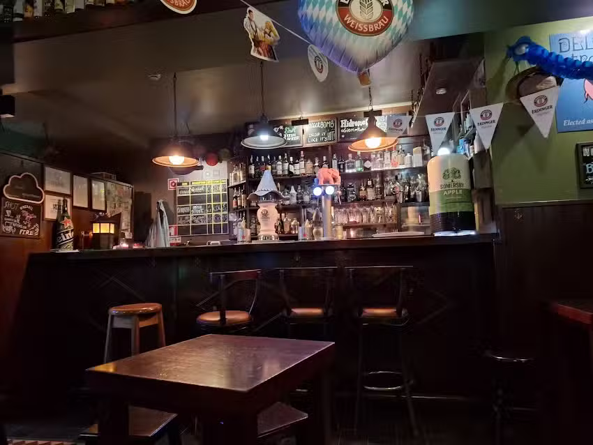 Kitten&rsquo;s Irish Pub