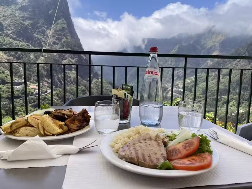 La Perla Restaurante | Bar