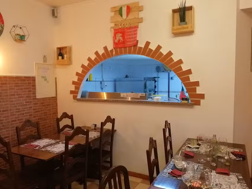 La Piazzetta Pizzeria Italiana