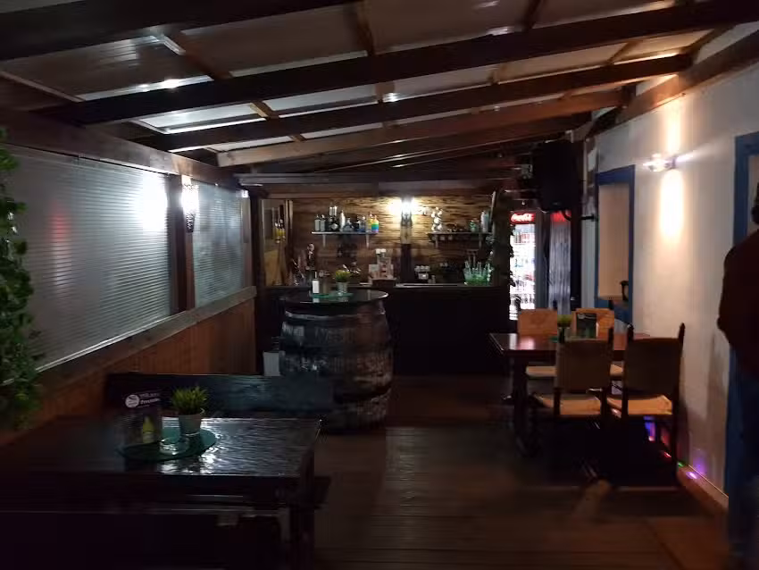 Lancelote Bar &ndash; In&ecirc;s Guilherme