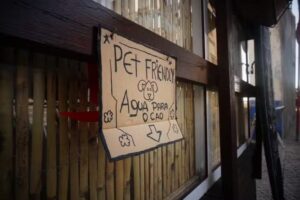 Llama & Cuy latin hamburguer/bar