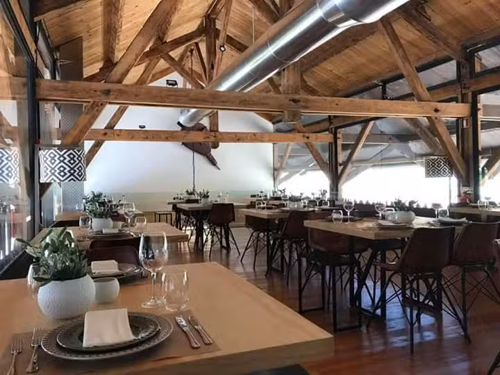 Locomotiva Wine & Gourmet