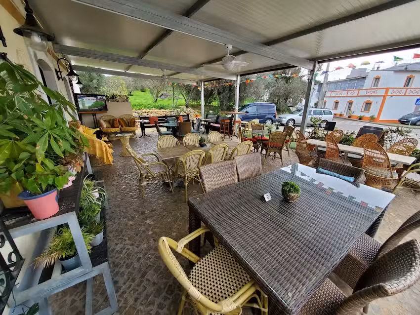 Looper&rsquo;s Bar and Grill