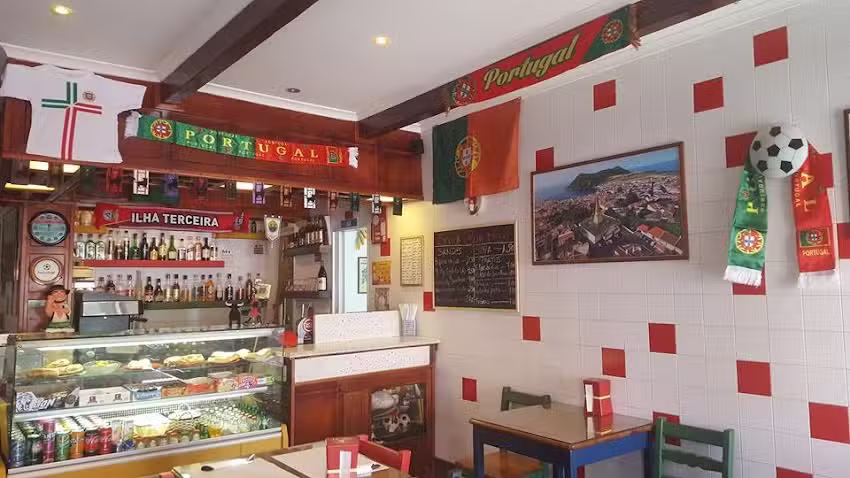 Louie&rsquo;s Place Restaurant & Cafe