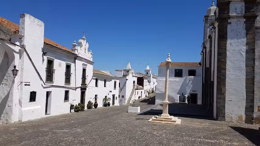 Luc&iacute;lia & Galhanas