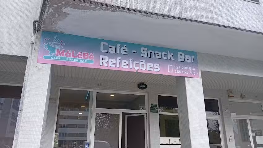 M&aacute;L&eacute;B&eacute; Caf&eacute; Snack Bar