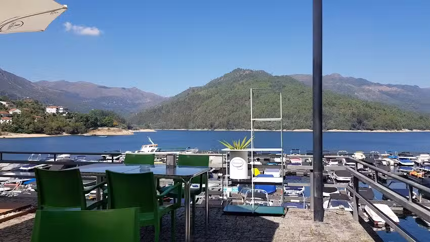 Marina Bar