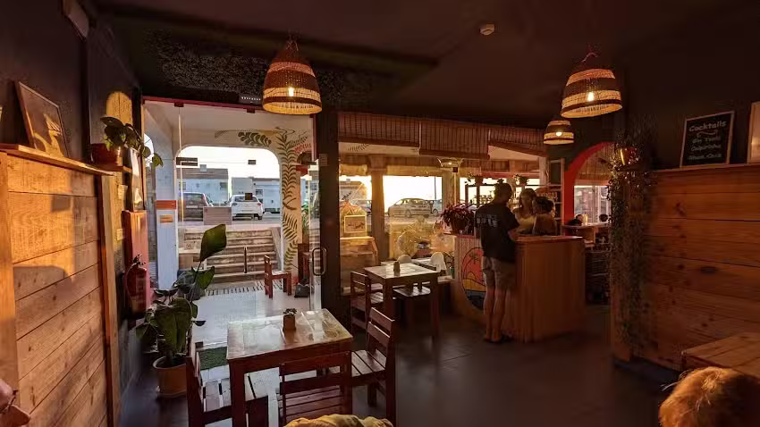 Maxi&rsquo;s Warung Thai & Indo Food