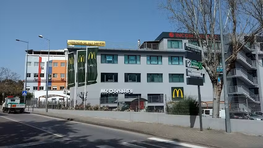 McDonald&rsquo;s &ndash; Sacav&eacute;m
