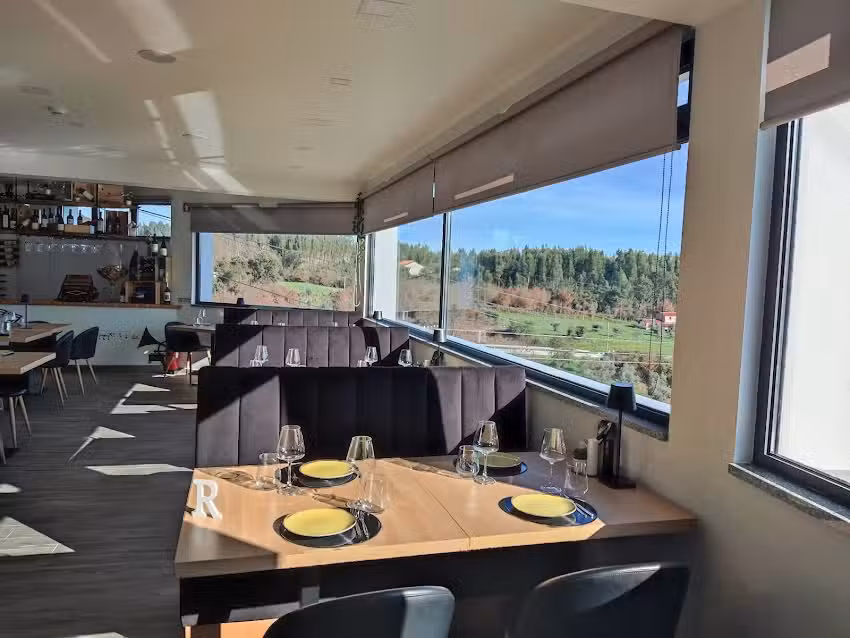 MI &ndash; Tapas & Vinhos