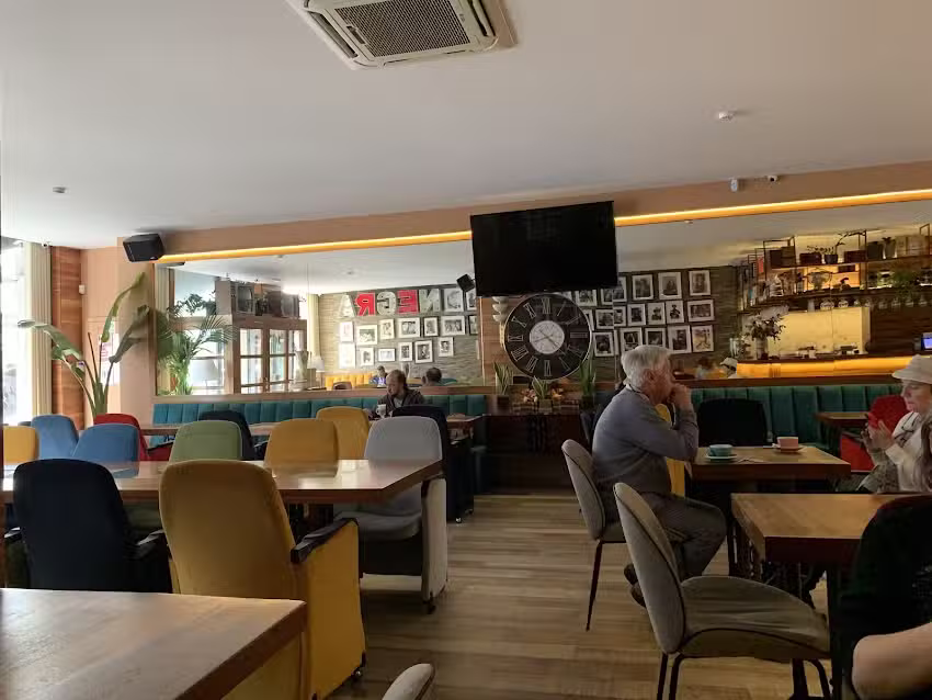 Negra Caf&eacute; Matosinhos &ndash; Restaurant, Coffee, Brunch